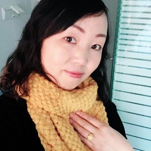 山村里的小姑娘