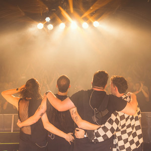 Chasing (Live in Innsbruck|Explicit)