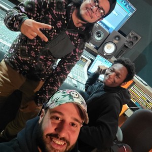 Watch Me Run (feat. Darion Rae & Lazy Laolu) (Explicit)