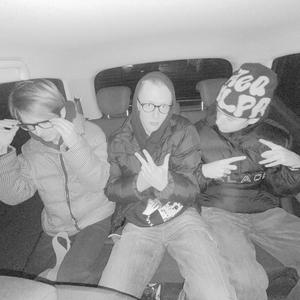 Sportsmode i en flækket croc (Explicit)