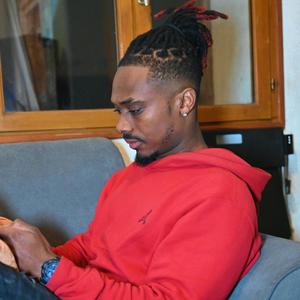 Flan Ki Dia (feat. Esmaely Young)