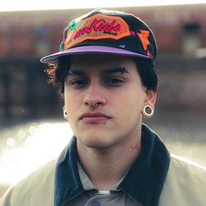 Totti 96 - EL GURI DE TUS SUEÑOS (feat. Bonifacinx)