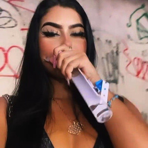 Futura namorada de Alguém (Explicit)