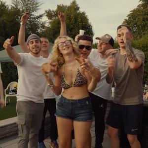 BACARDI (feat. Niamh) (Explicit)