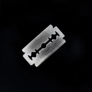 Razorblade (feat. Alicee)