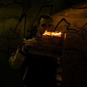 SPALONE KARTKI Z PAMIĘTNIKÓW (Explicit)