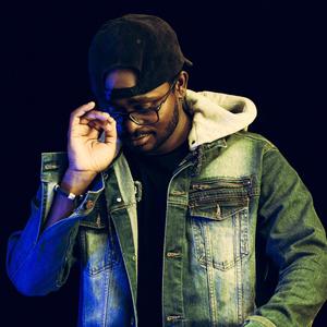 Glorious (feat. Mayonde)