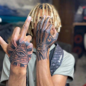 STRAPPED (feat. Almighty D, Swiper66 & GrayTeller) (Explicit)