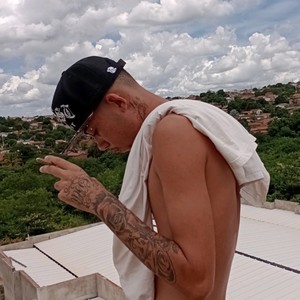 DESCENDO AQUECENDO - (Ft Mc Fabinho da Osk) (Explicit)