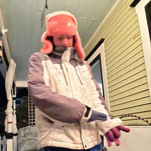 eye contact (Explicit)