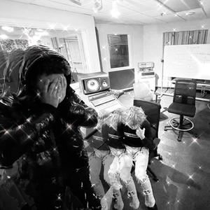 Lonely> (feat. Yuwaku) (Explicit)