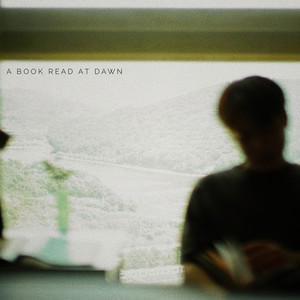새벽에 읽는 책 (a book read at dawn)