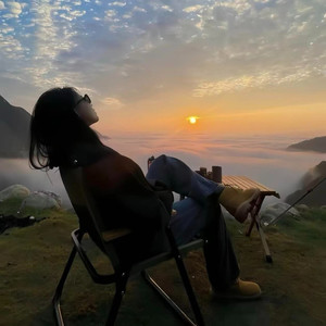 月亮的脸偷偷的在改变