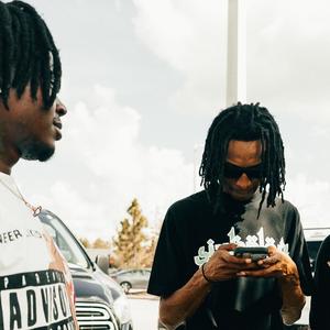 Splitting pieces (feat. Guap Child) (Explicit)