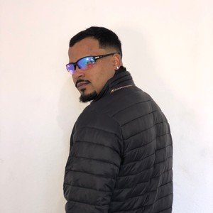 ELE NÃO DEIXA RASTRO (Explicit)