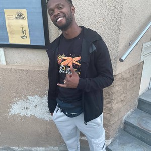 É Di Crazy (feat. Snakedizzy) (Explicit)