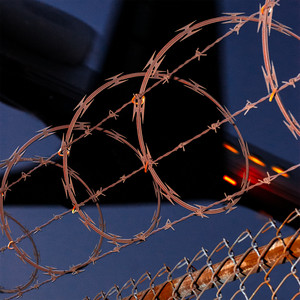 Close (feat. POiSON GiRL FRiEND)