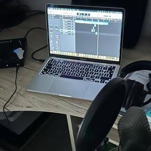 Pokial beží REC... (feat. freaky!) (Explicit)