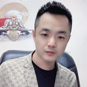 火辣辣的老妹贼拉拉的美封面