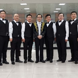 李星太 - 托起明天的太阳