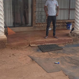 Everybody (feat. JayyDee)