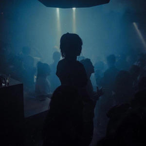 Chill At Pozi (feat. Jaykatana) (Explicit)