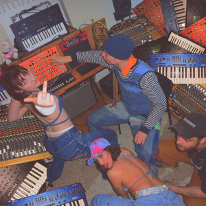 ELECTRO PUTA (Explicit)