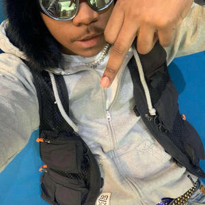 She tryna (feat. DJbeatz)