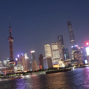 天空下的你我