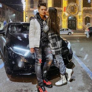 Enzo Ferrari(feat. Selly) (Explicit)