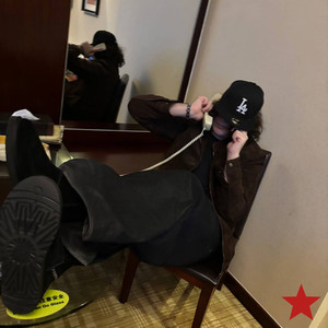 #twophones :/ (Explicit)