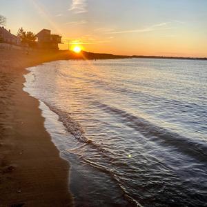 Chasing the Sun (feat. NGray) (Explicit)