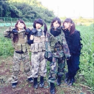 spendin (feat. glizzxen & vain) (Explicit)