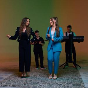 Albanian Mashup (feat. Rrezarta & Krenare Dushi)