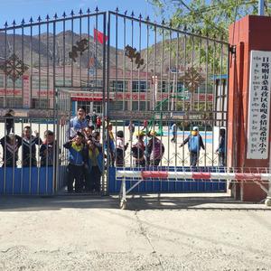日喀则市东嘎乡情远希望小学校歌 (伴奏)