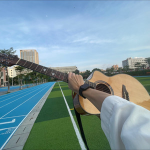 歌创班的夏天伴奏 (伴奏)