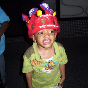 UN1VERSAL (feat. BroA$taR) (Explicit)