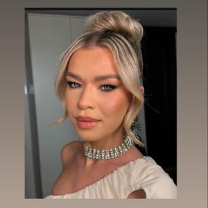 Adriana Drenea Vino La dans