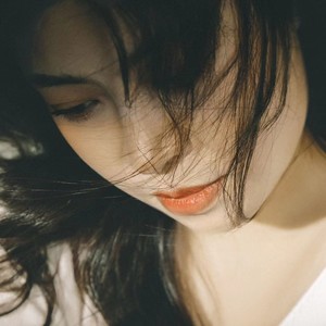 在无人处守候