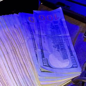 Clear Da Scene (Explicit)