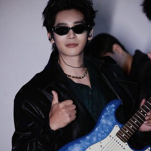 生活因你而火热-于适 (2025东方卫视跨年live版)封面