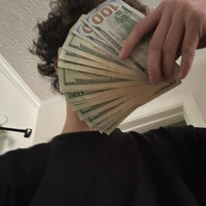 Charlie sheen (feat. Maesinsx) (Explicit)