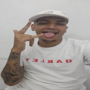 MTG -SARRA ESCONDIDO DOS PAIS (feat. MC VINNY DA TR) (Explicit)