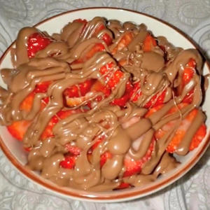 Chocolate Strawberry (feat. IzRosh) (Explicit)