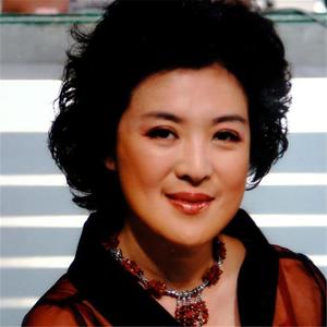 月亮出来亮汪汪