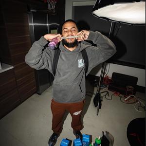 PROBLEMAS (feat. La Sombrilla & BABALAU) (Explicit)