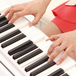 唱支山歌给党听 (钢琴版)