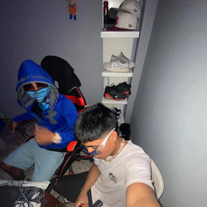 Las Retro (feat. Wing)