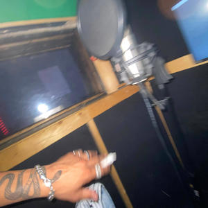 Vlone Villan (feat. Spinbackbihh) (Explicit)