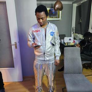 Tangana (feat. Sambadi)